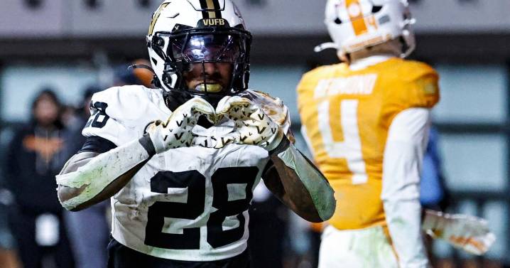 COLLEGE FOOTBALL: Vanderbilt puts on clinic in win over Tennessee