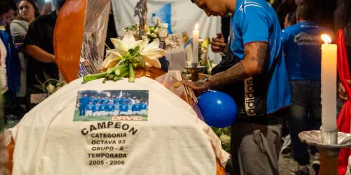 Vinculan a proceso a cuatro elementos de seguridad de la UNAM por la muerte de un aficionado del Cruz Azul