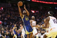 Stephen Curry anota 28 puntos, Moses Moody suma 24 y Warriors vencen a Suns 118