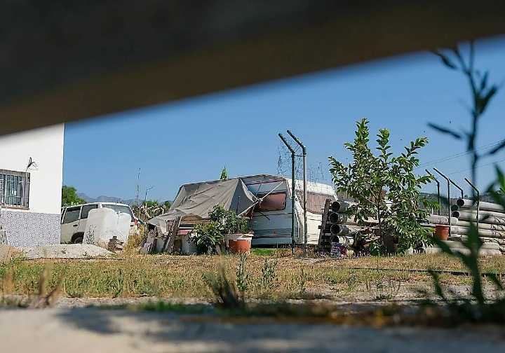 Dos detenidos por el homicidio de la mujer hallada muerta en una caravana en Granada el año pasado