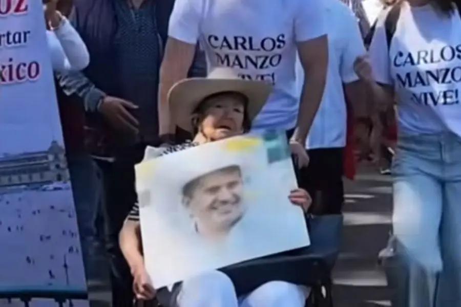 Abuela de Carlos Manzo encabeza manifestación de la CDMX