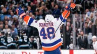 Schaefer youngest to score in OT, lifts Islanders to 3