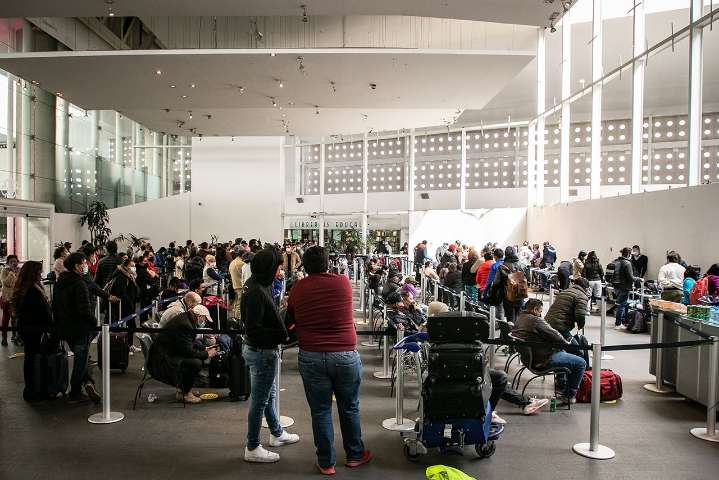 Tormentas en EU dificultan inicio de temporada de viajes por Acción de Gracias que apunta a ser histórica