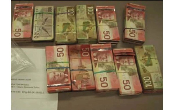 Un botín en una tina: la policía halla 1 millón de dólares en Canadá