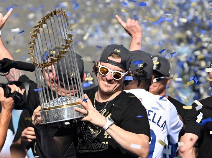 Kiké Hernandez has elbow surgery, won’t play in WBC