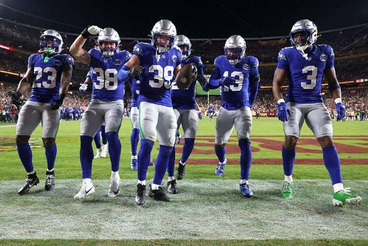 Sam Darnold Shines With Four Touchdowns In Seahawks Victory