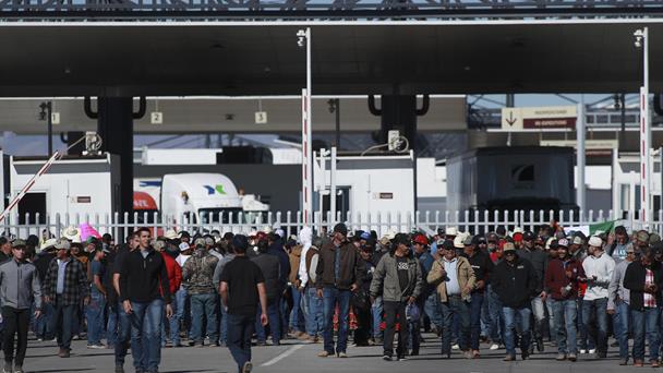 Agricultores bloquean aduanas fronterizas en Ciudad Juárez durante de paro nacional