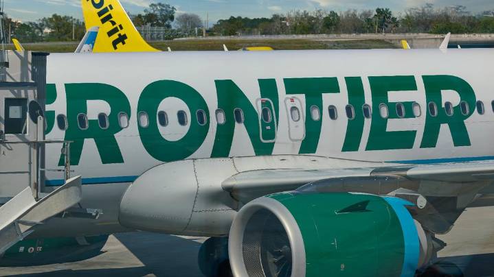 Loaded gun magazine found on Frontier Airlines flight