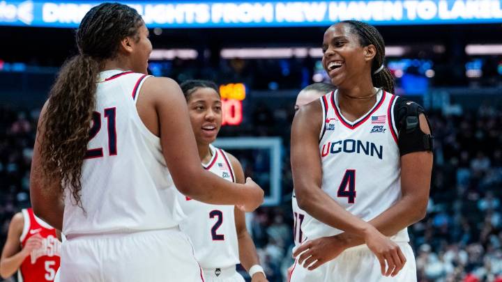 UConn still at top of women’s AP Top 25, will take on No. 6 Michigan next