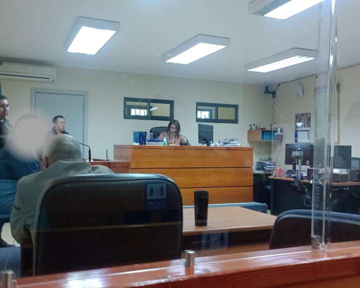 Profesor formalizado por presunto abuso sexual queda con arraigo nacional