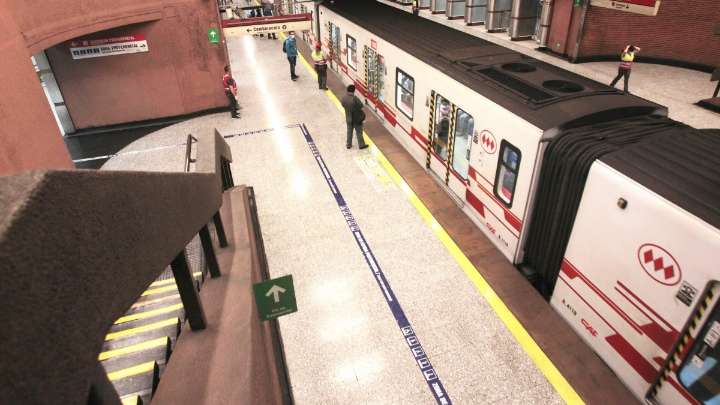Metro de Santiago reporta el cierre de 4 estaciones de la Línea 1