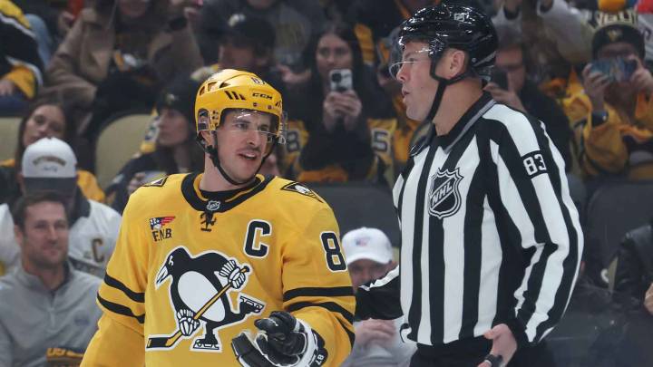 Penguins’ Sidney Crosby leads NHL in goals amid red