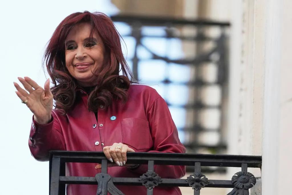 La Justicia argentina ordena el decomiso de bienes de la ex presidenta Cristina Kirchner para que devuelva parte de lo robado en su condena por defraudar al Estado
