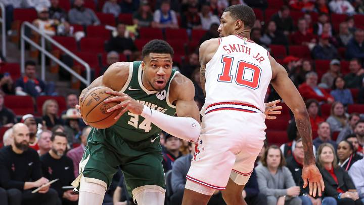 Is Giannis Antetokounmpo playing today? Bucks vs. Rockets injury report