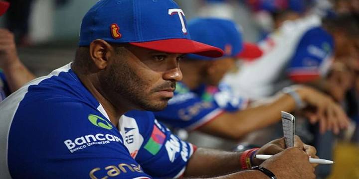 Tiburones despide a Gregorio Petit como mánager