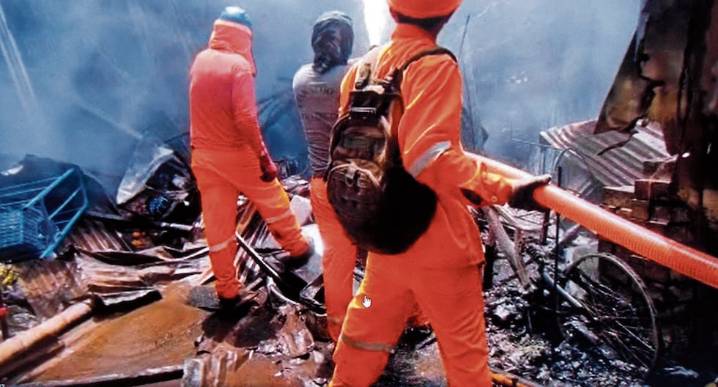 Incendios arrasan con tres viviendas en Piura y Sullana