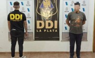 VIDEO. Un joven detenido por el crimen de un adolescente en La Plata: se entregó en la DDI tras una orden judicial