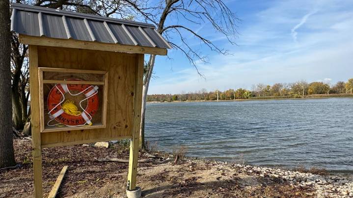 Perrysburg Eagle Scout installs 5 life ring safety stations at city waterways