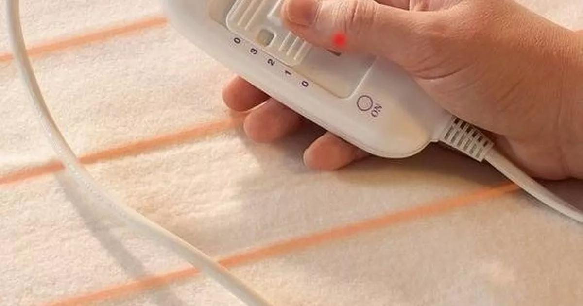 King size electric blanket that costs '1p per hour' to run drops to £31 in sale