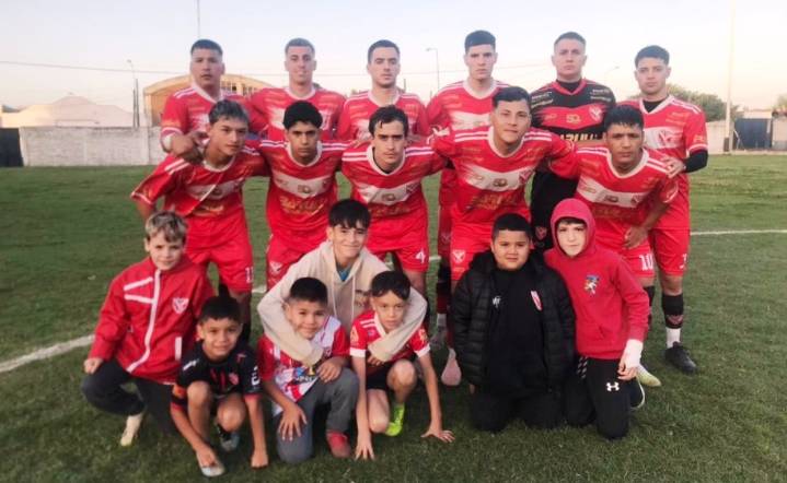 Fútbol: Villa se aseguró la final y cuatro equipos pelean por dos lugares