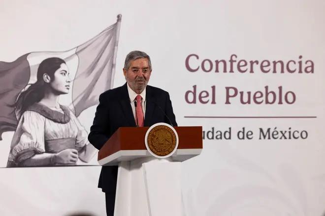 Juan Ramón de la Fuente pide licencia temporal como titular de SRE