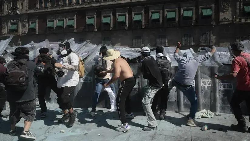 México: marcha de la Generación Z deja 20 civiles y más de 100 policías heridos