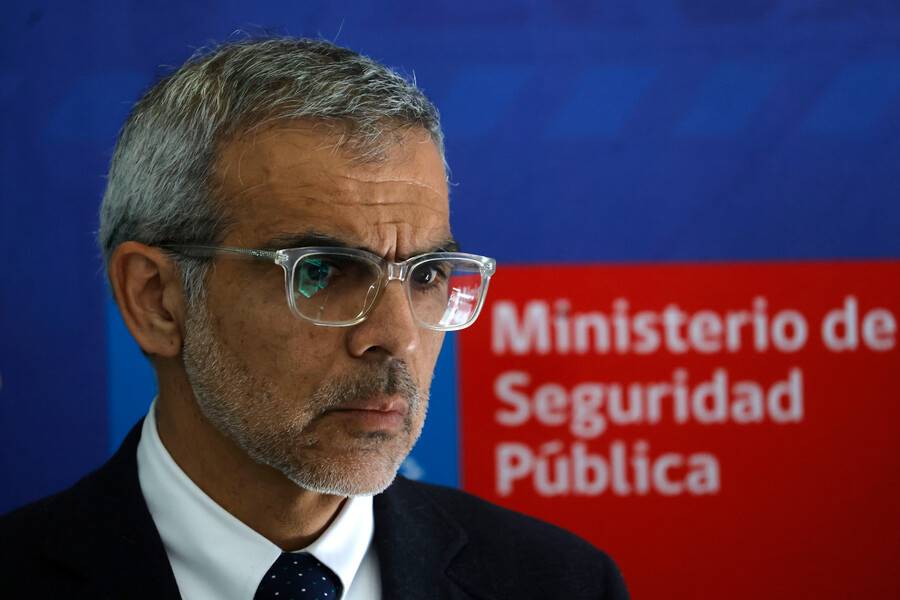 Cordero critica cánticos en cierre de campaña de Jara en la RM: “Soy orgulloso de ser hijo de carabinero”