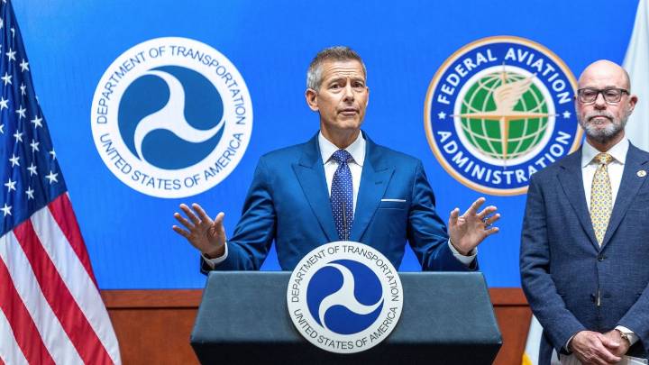 Estados Unidos recorta el 10% de vuelos en 40 aeropuertos por falta de controladores durante el cierre del Gobierno