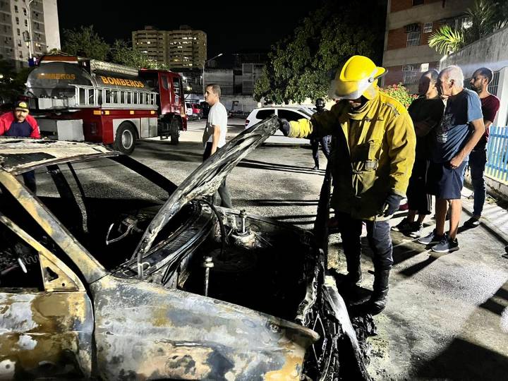 Bomberos atendieron incendio en residencias Independencia