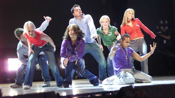 3 Almost-Superstars from the 20th Century Who Didn’t Quite Break Through Into Mainstream Pop Music