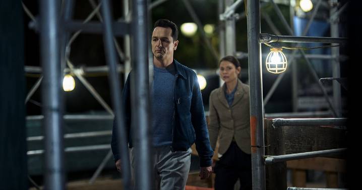 The Beast In Me Reviews: Critics Weigh In On Netflix Thriller