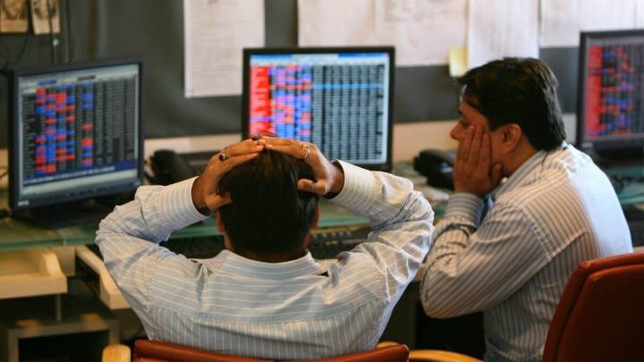 Stock Market: Sensex falls 435 pts, Nifty below 25,800; Tata Motors (CV) leads losers