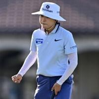 South Korean Lee So-mi grabs LPGA Tour Championship lead