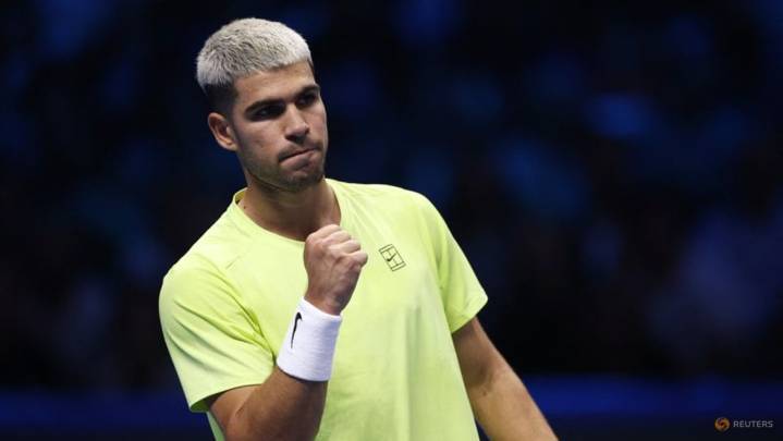 Alcaraz off to winning start at ATP Finals with win over De Minaur
