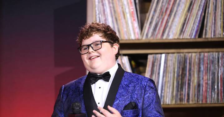 Who plays Derek Turnbow in Stranger Things 5? Jake Connelly's age and past roles