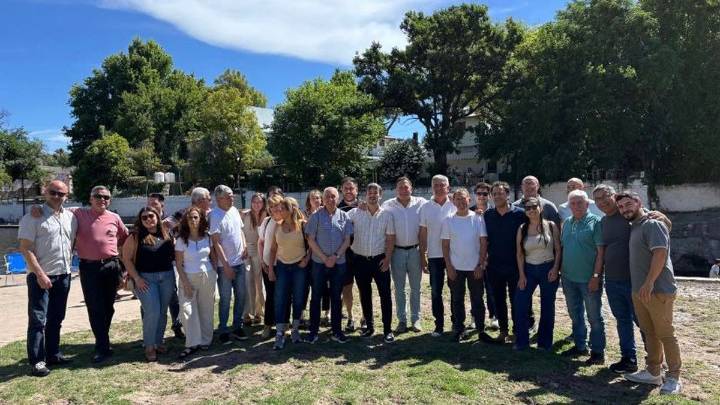 Córdoba: intendentes radicales enfrentan a Rodrigo de Loredo y van por un organismo clave