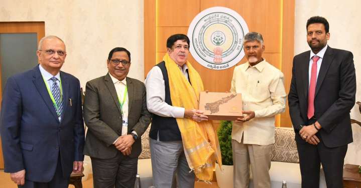IFFCO Chairman meets AP CM; Seeks support for Kisan SEZ