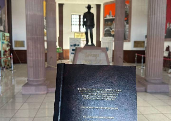 Jóvenes empresarios presentan iniciativa popular para regular la inteligencia artificial en Coahuila