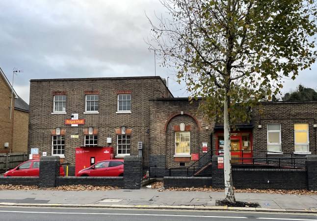 Police officer told pensioner ‘I pay your wages’ after pushing him over small wall