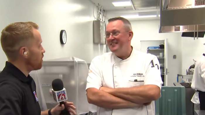 Valencia students, Salvation Army make Thanksgiving feast for all in Orlando