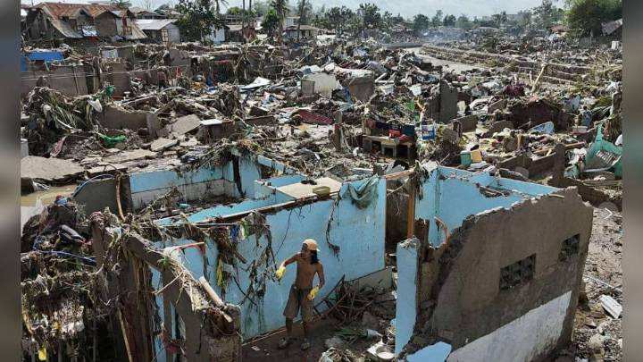Philippines declares a state of emergency after Typhoon Kalmaegi left at World News