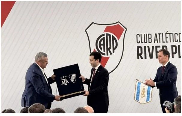 En medio de la crisis, Stefano Di Carlo asumió formalmente la presidencia de River hasta 2029