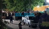 Polémica en Arturo Seguí por una fiesta estudiantil: micros, alcohol y quejas de vecinos durante toda la madrugada