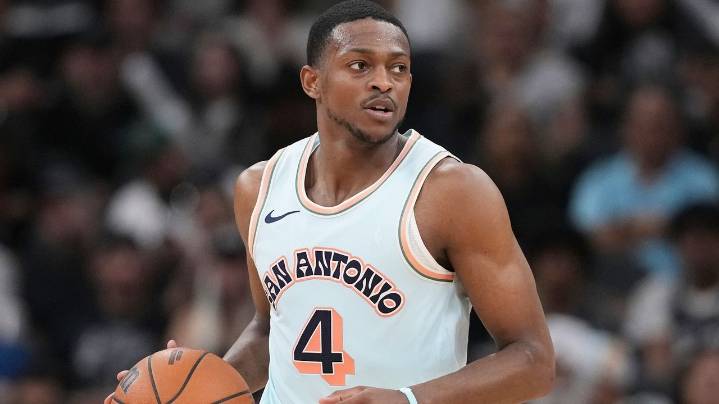 Spurs guard De'Aaron Fox to make season debut Saturday against Pelicans