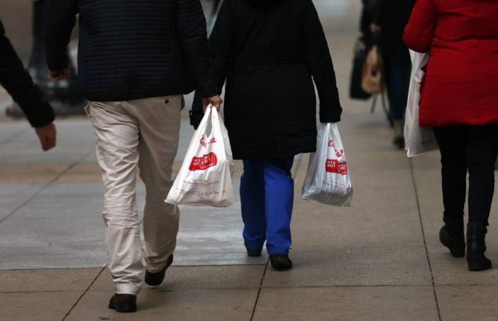 Survey asks Elgin residents if they support plastic bag ban