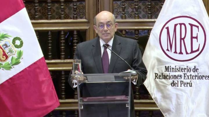 Perú rompe relaciones diplomáticas con México por dar asilo a exprimera ministra (Video)