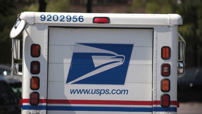USPS employee found dead inside mail machine: Report
