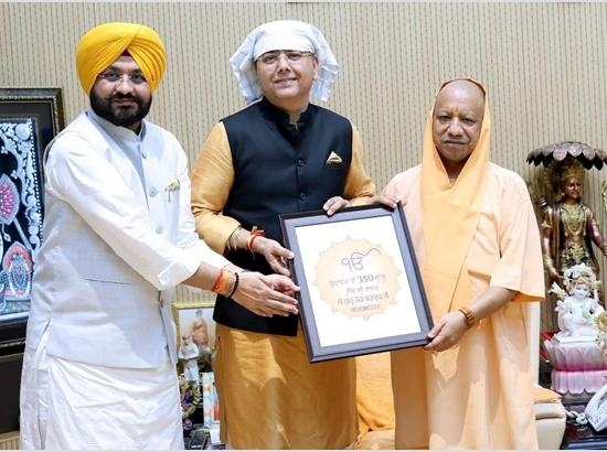 Aman Arora, Sond meet UP CM Yogi Adityanath, extend invitation for 350th martyrdom anniversary of Sri Guru Tegh Bahadur ji Photo Source: Babushahi Bureau [ FULL VIEW ]