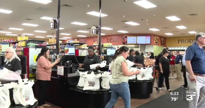 Raintree Market's grand opening in Jeanerette is bringing groceries back to the city