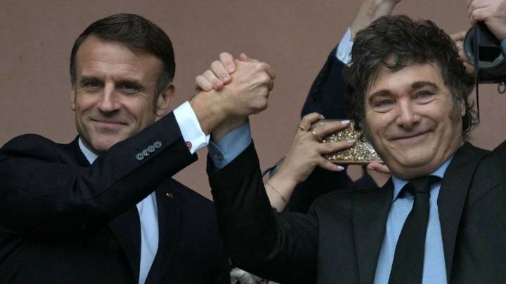 Milei anunció que le comprará a Macron submarinos y buques